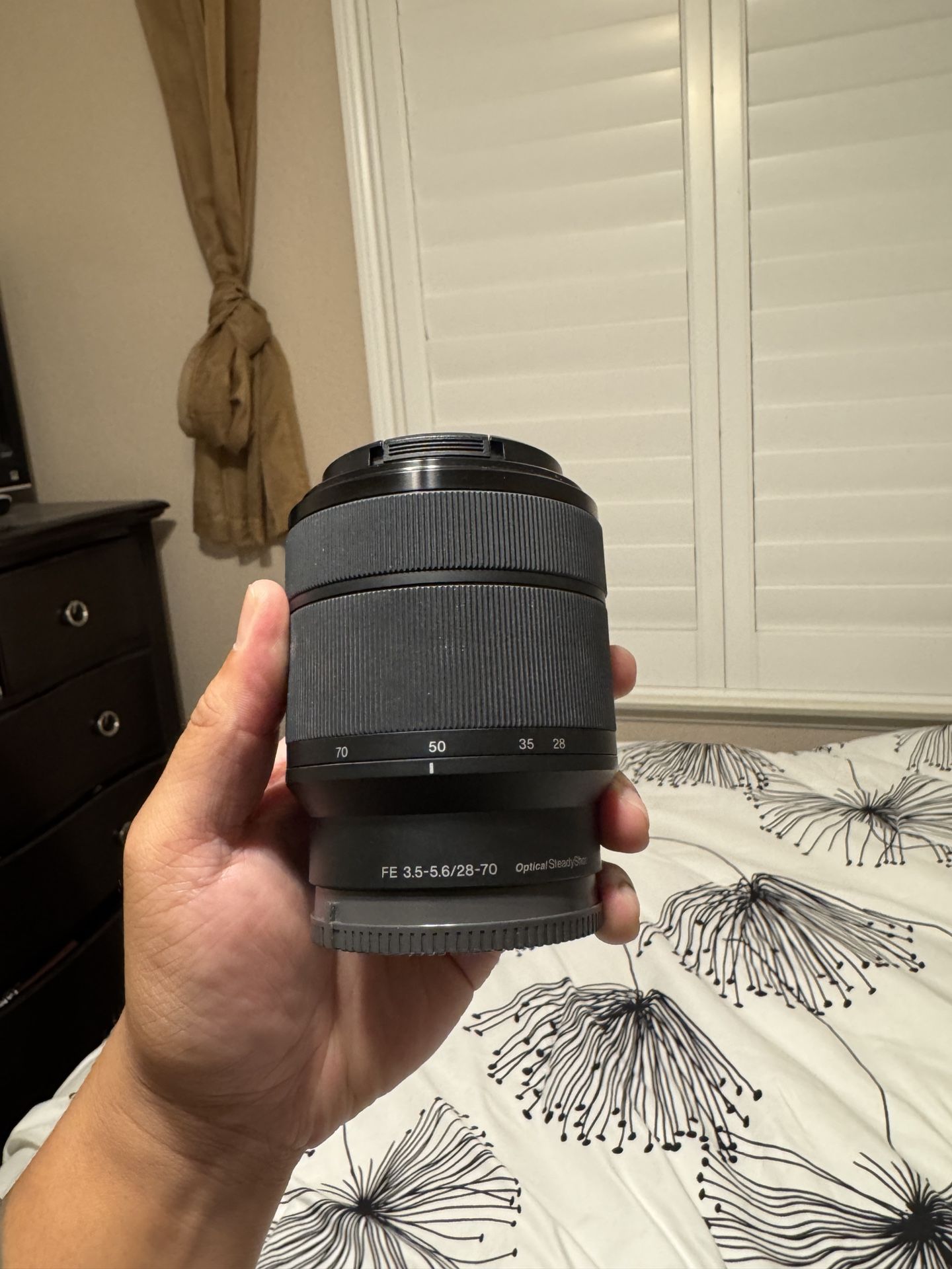 Sony 28-70mm F3.5-5.6 FE OSS Lens