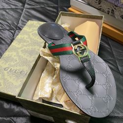 Sandles 