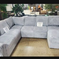 Beautiful  GRAY Soft material SLEEPER Sectional (New)