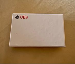 UBS 3 Keys pins NEW