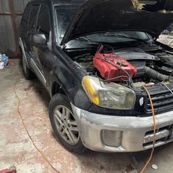 01-04 Toyota RAV4 Parts 