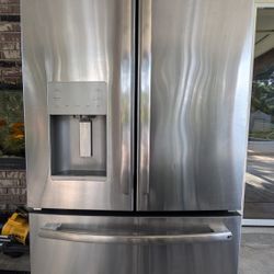 GE Profile 27.9 cu. ft. French Door Refrigerator