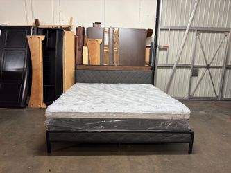 King bed $380