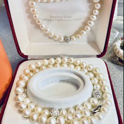 Sterling Silver And Pearl Necklace And Bracelet Set