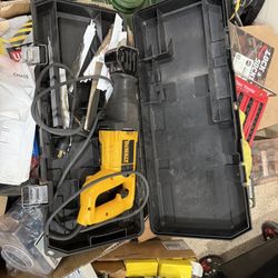 Delwalt Saw saw 