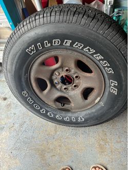 Firestone’Wilderness’ LE spare tire for GM. 275 70 16.