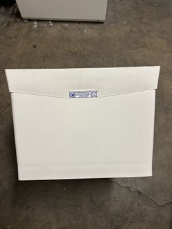 Utilatub 18 gallon 24 in. x 20 in. White
