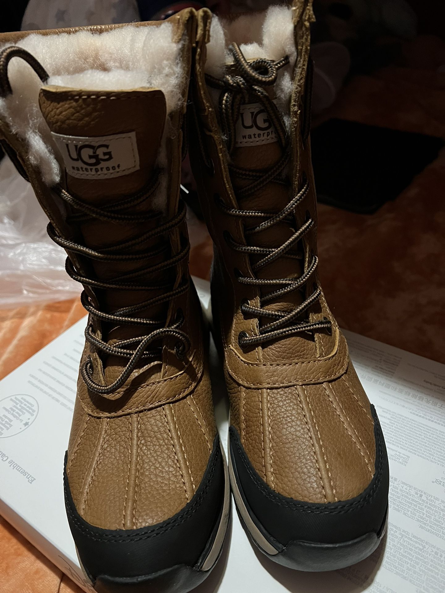 Ugg, Adirondack Boots , Size 5