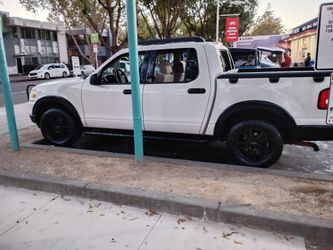 Ford Explorer Sport Trac Pickup Truck