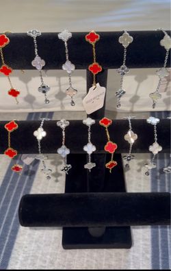 Van C bracelet