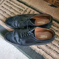 Size 10 LEATHER SHOES WORN BUT DECENT