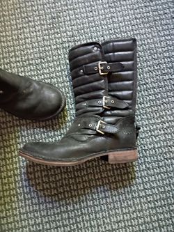 Boots size 7.5
