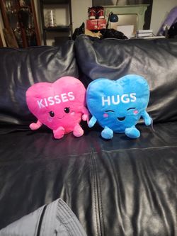 Holiday Homes 9.5 Inch Plush Hugs And Kisses