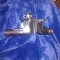 96-99; BMW 318I and z3  1.9L L4 THERMOSTAT HOUSING