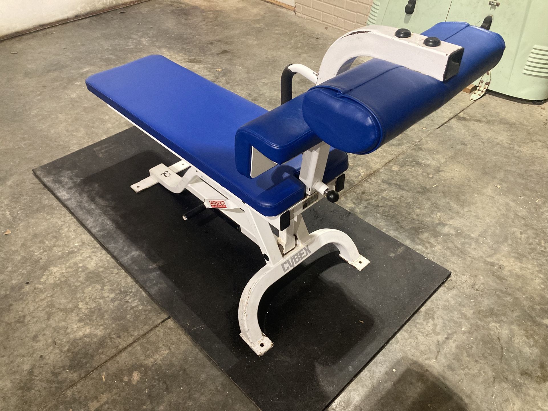 Cybex Bent-leg Abdominal Bench