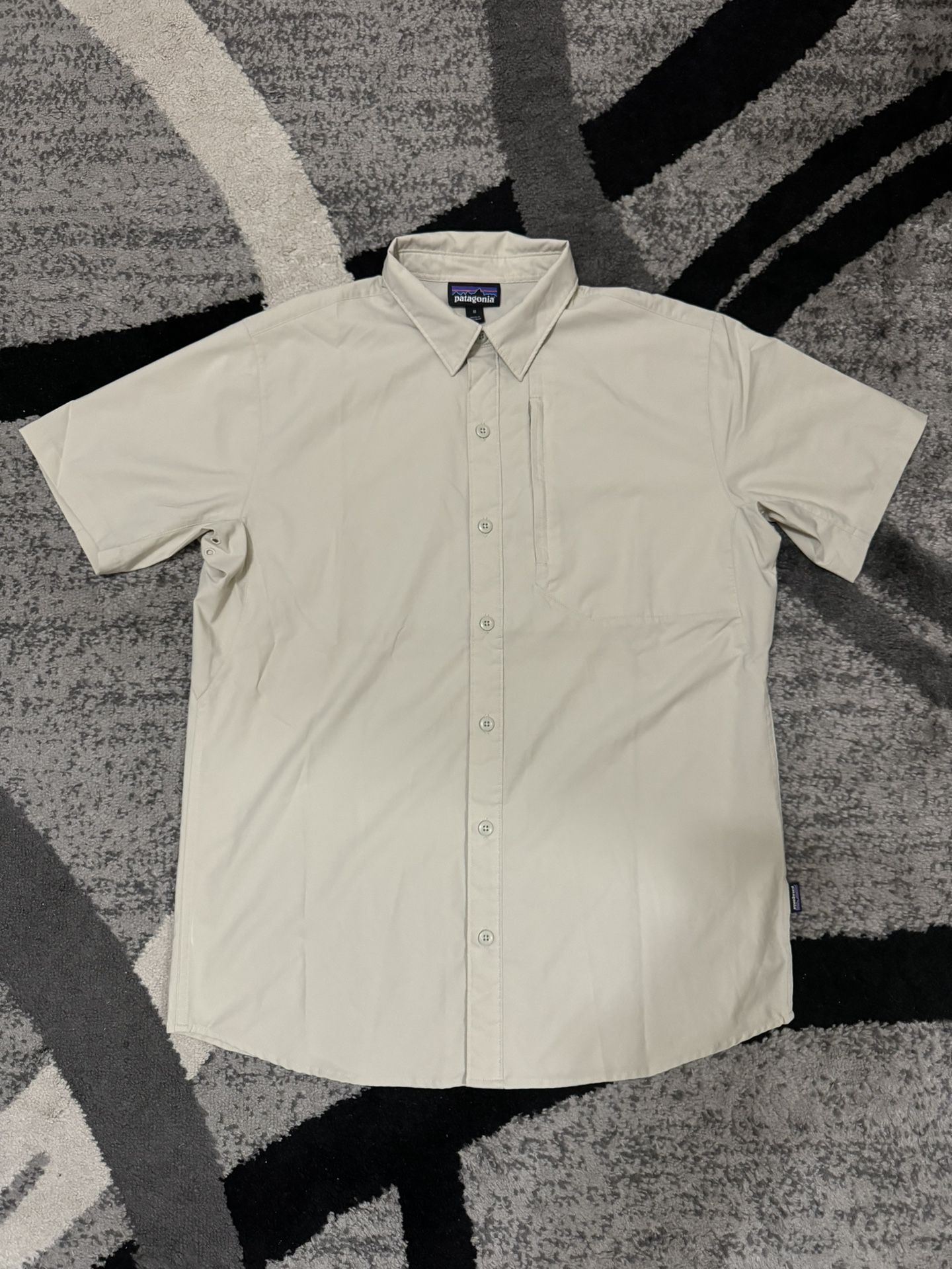 Patagonia Skiddore Short Sleeve Men’s Shirt Pelican Size Medium