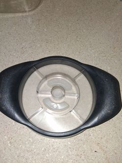 Pineapple slicer