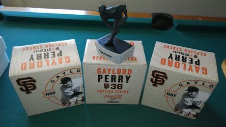 Giants "Gaylord Perry" miniature statue.