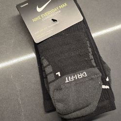 NEW Nike DriFit Max socks