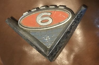 V6 Auto Emblem