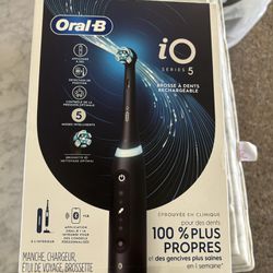 OralB io Series 5 Rechargeable Toothbrush 