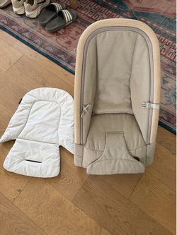 Maxi Cosi® 2-in-1 Kori Lightweight Rocker