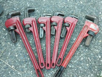 Pipe wrenches 2 sizes. Price per each 20