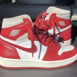 Nike Air Jordan 1 Retro High OG Varsity Red  Women 5.5 / Men's 4