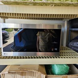 Microwave Oven