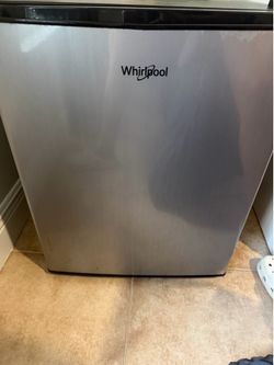 Whirlpool mini fridge