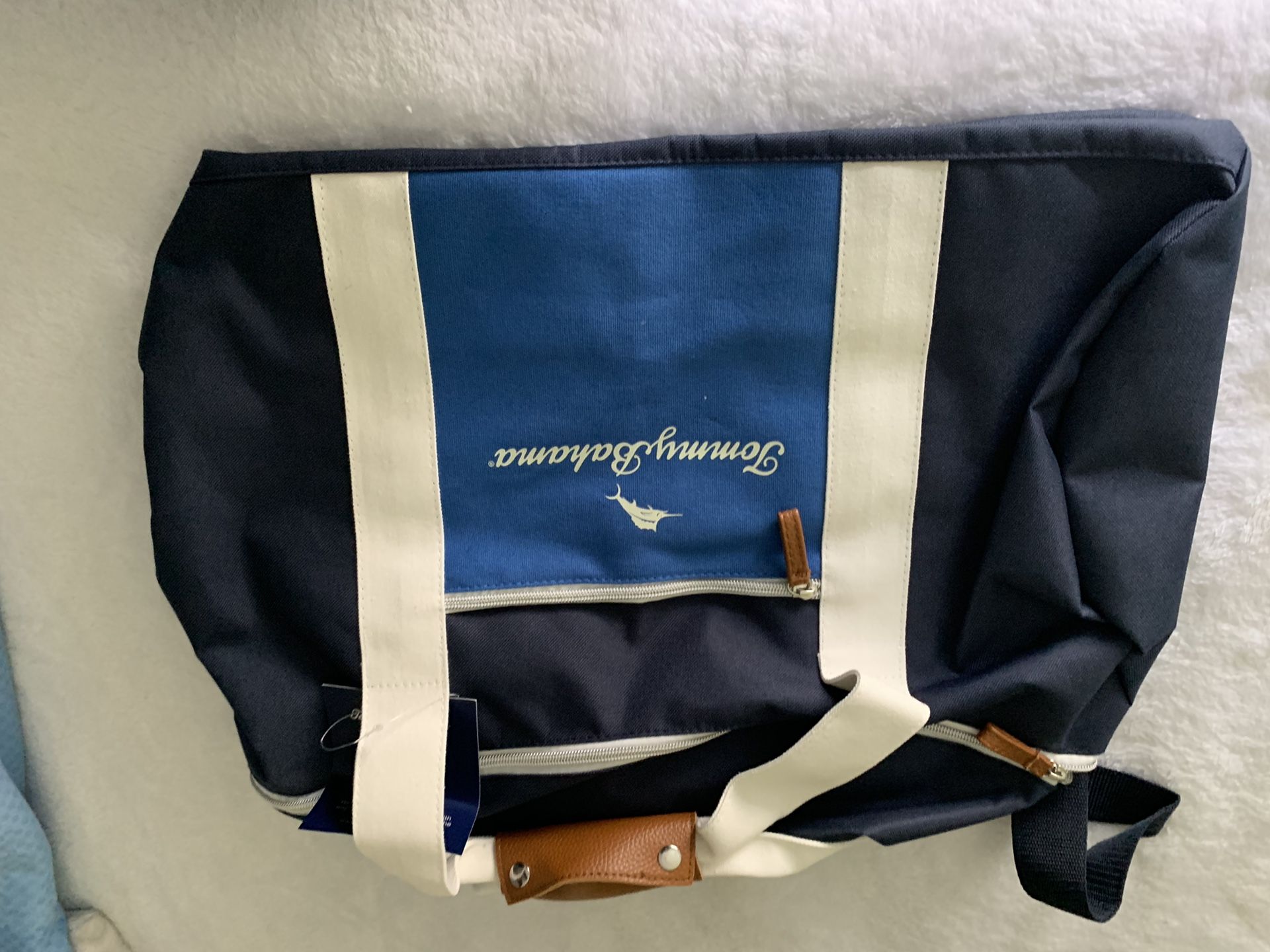 BRAND BEW TOMMY BAHAMA DUFFLE BAG