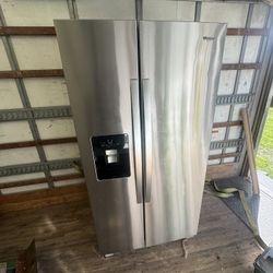 Whirlpool Side By Side Refrigerator 
