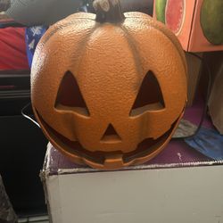 HALLOWEEN DECORATIONS