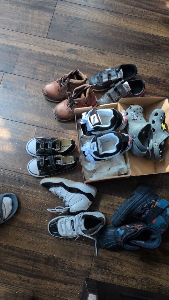 Ropa De Niño Size 5 