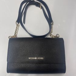 Michael kors cross bag 8x5x2 inch