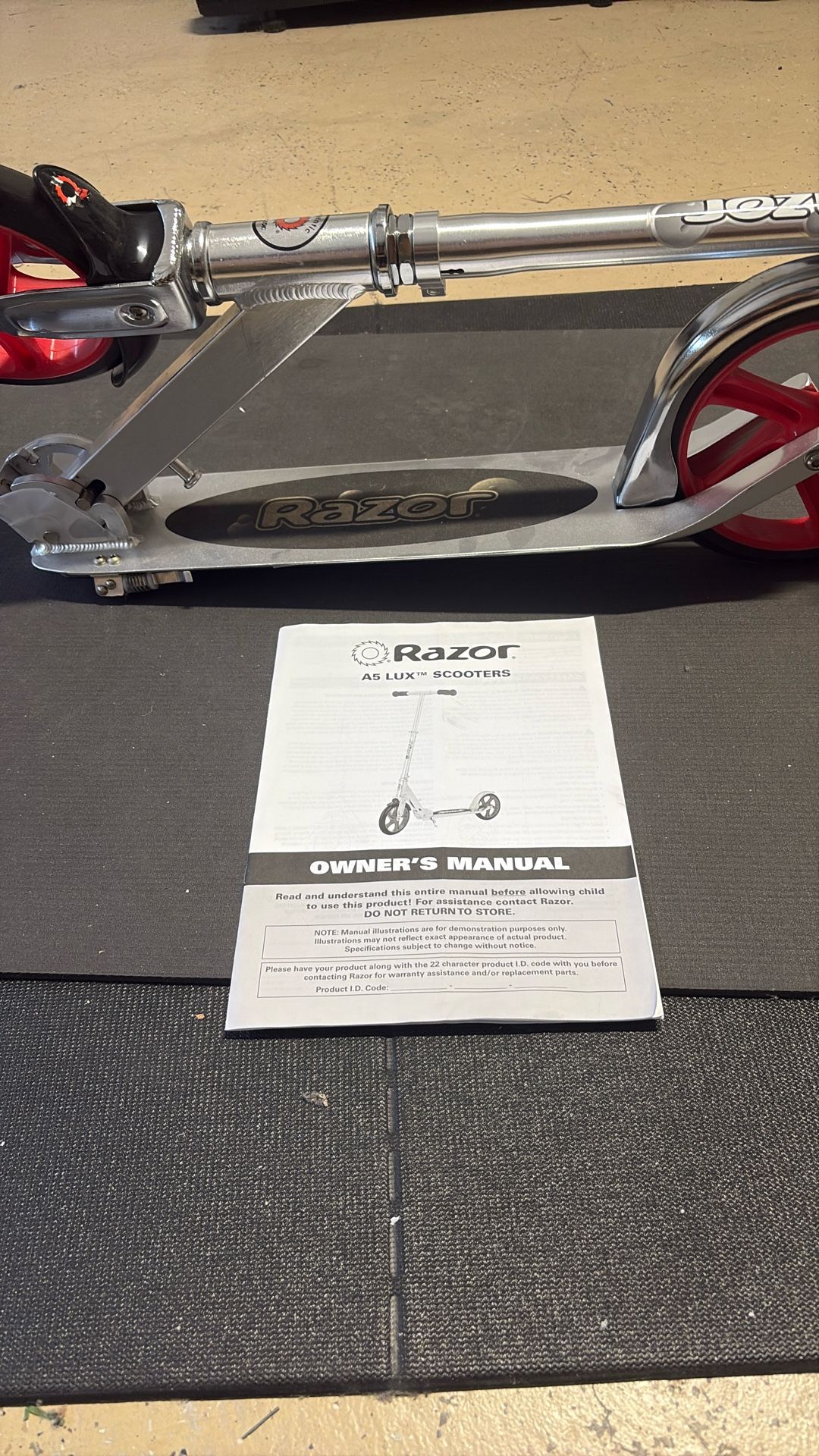 Gently Used A5 LUX Razor Scooter
