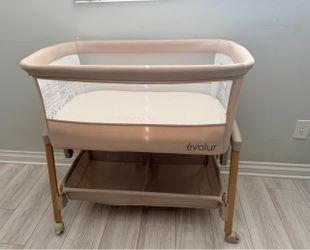 Excellent Condition Baby Bassinet