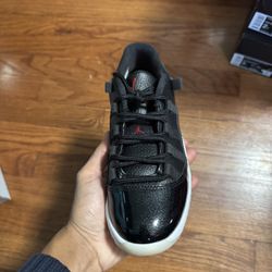 Jordan 11 Low 72-10 (PS) Size 2.5y 