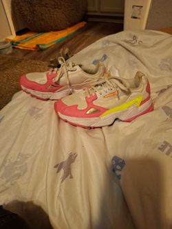 Adidas Pink And White Low Top Ladies Tennis Shoes 