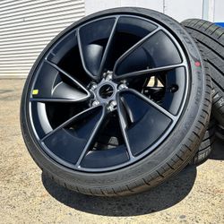 4x NEW OEM 2026 Tesla Model 3 Performance 20" Warp SENSORS 100% TIRES Pirelli 235/35 275/30