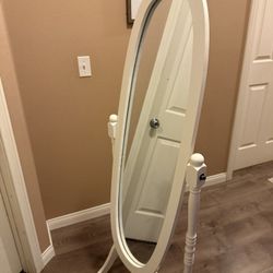 Round White Mirror 