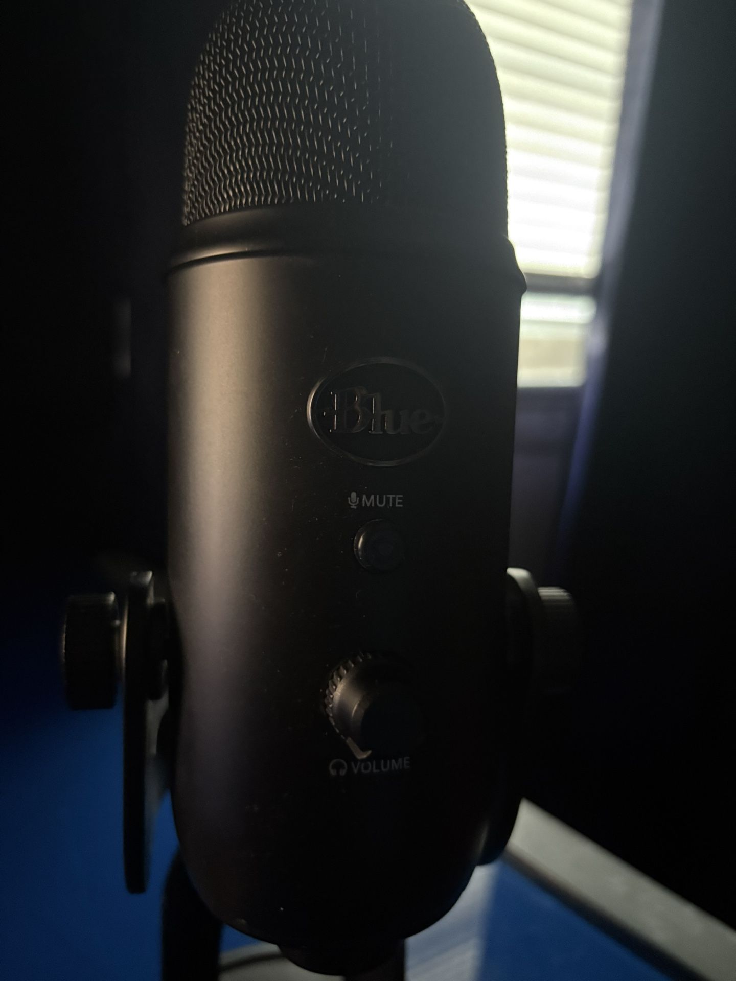 Blue Yeti Mic Connects then Shuts Off Not Sure Why