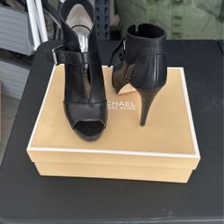 Michael Kors Bootie