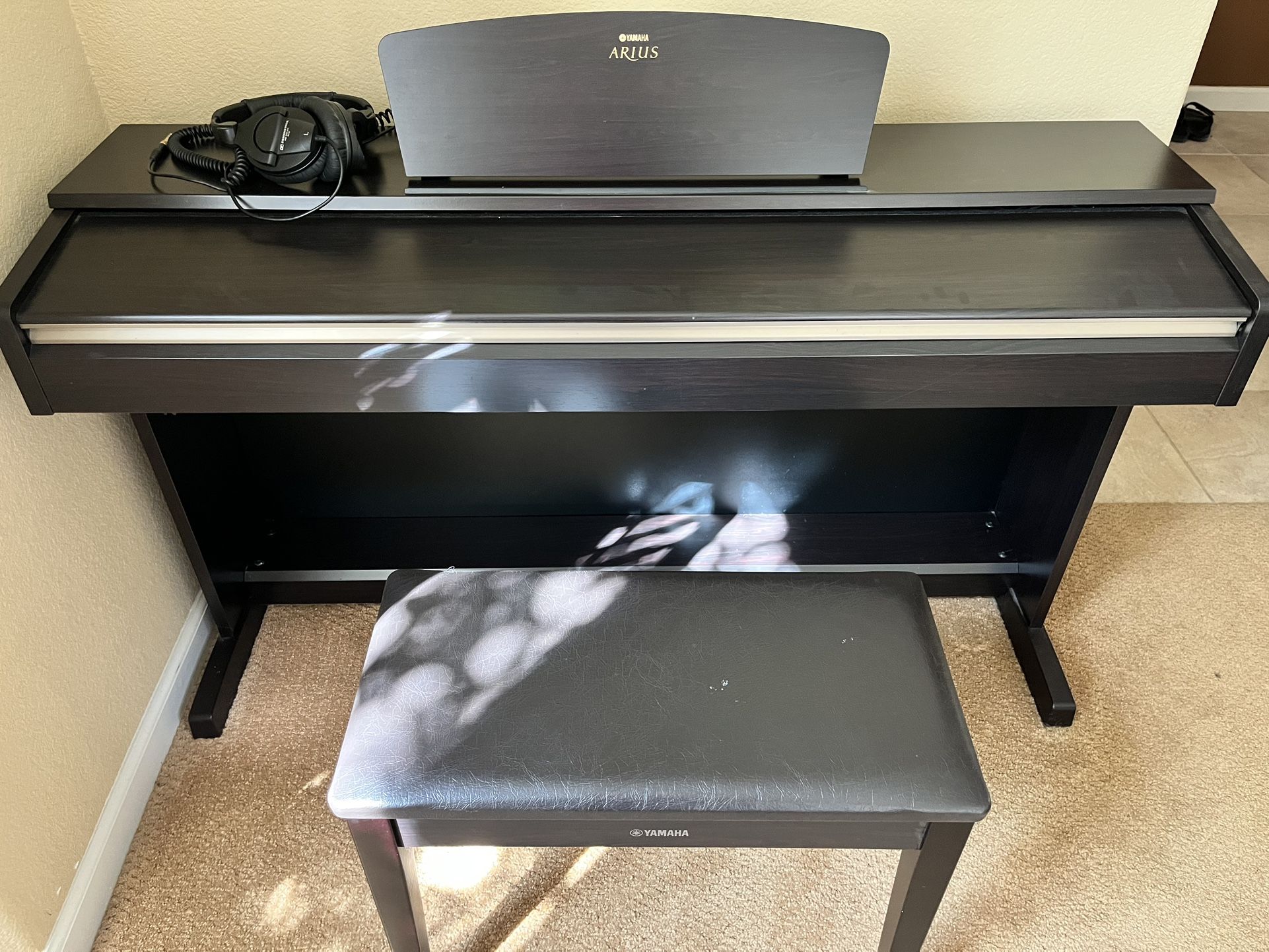 Yamaha Arius Digital Piano