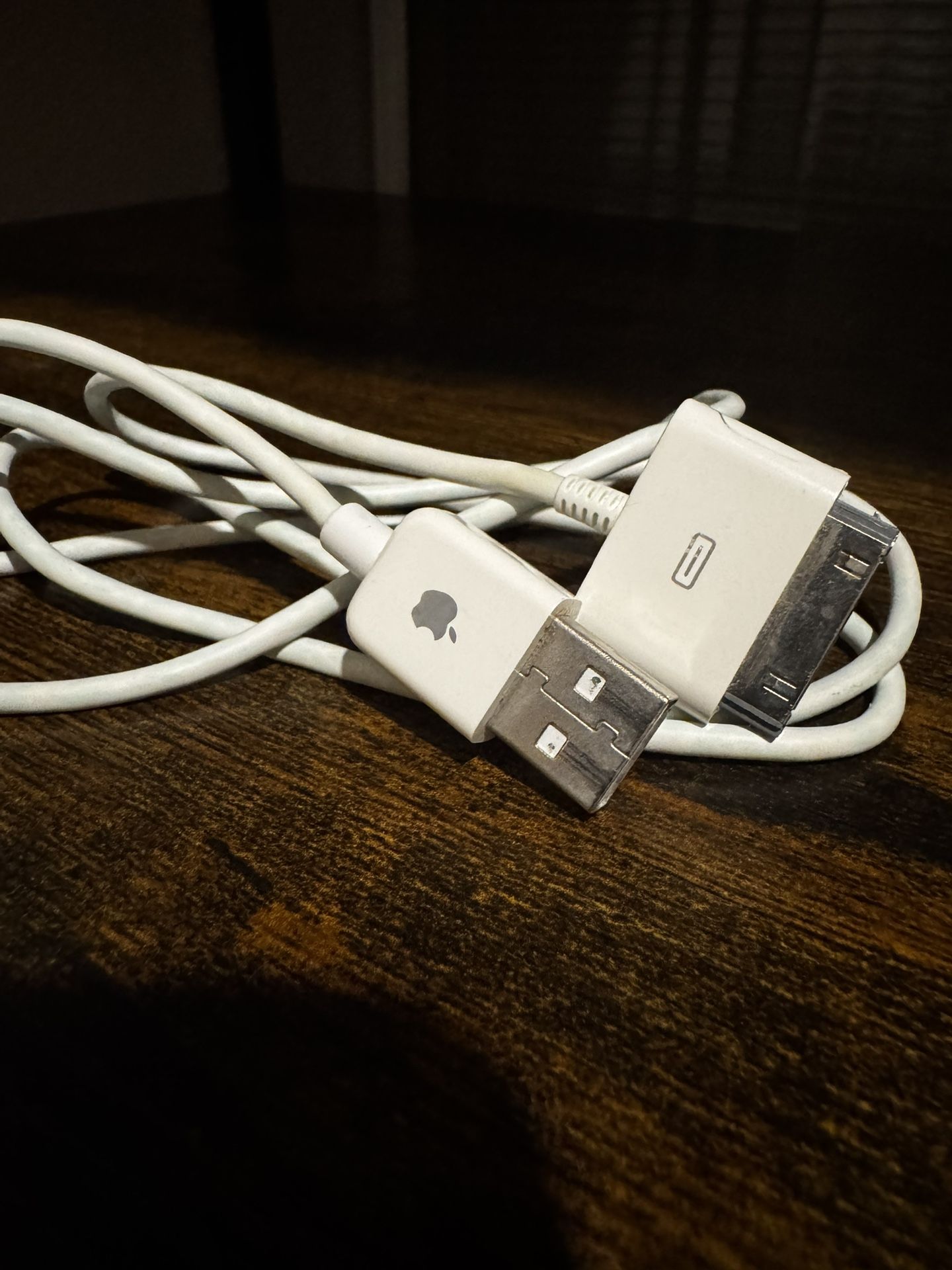 Official Original Apple USB to Apple 30-Pin connector adapter cable cord