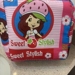 Vintage/Nostalgic/Y2K Style Strawberry Cartoon Lunch Bag | Retro Insulated Tote. Possibly Strawberry Shortcake 🍓  Excellent Condition. Clean, well ca