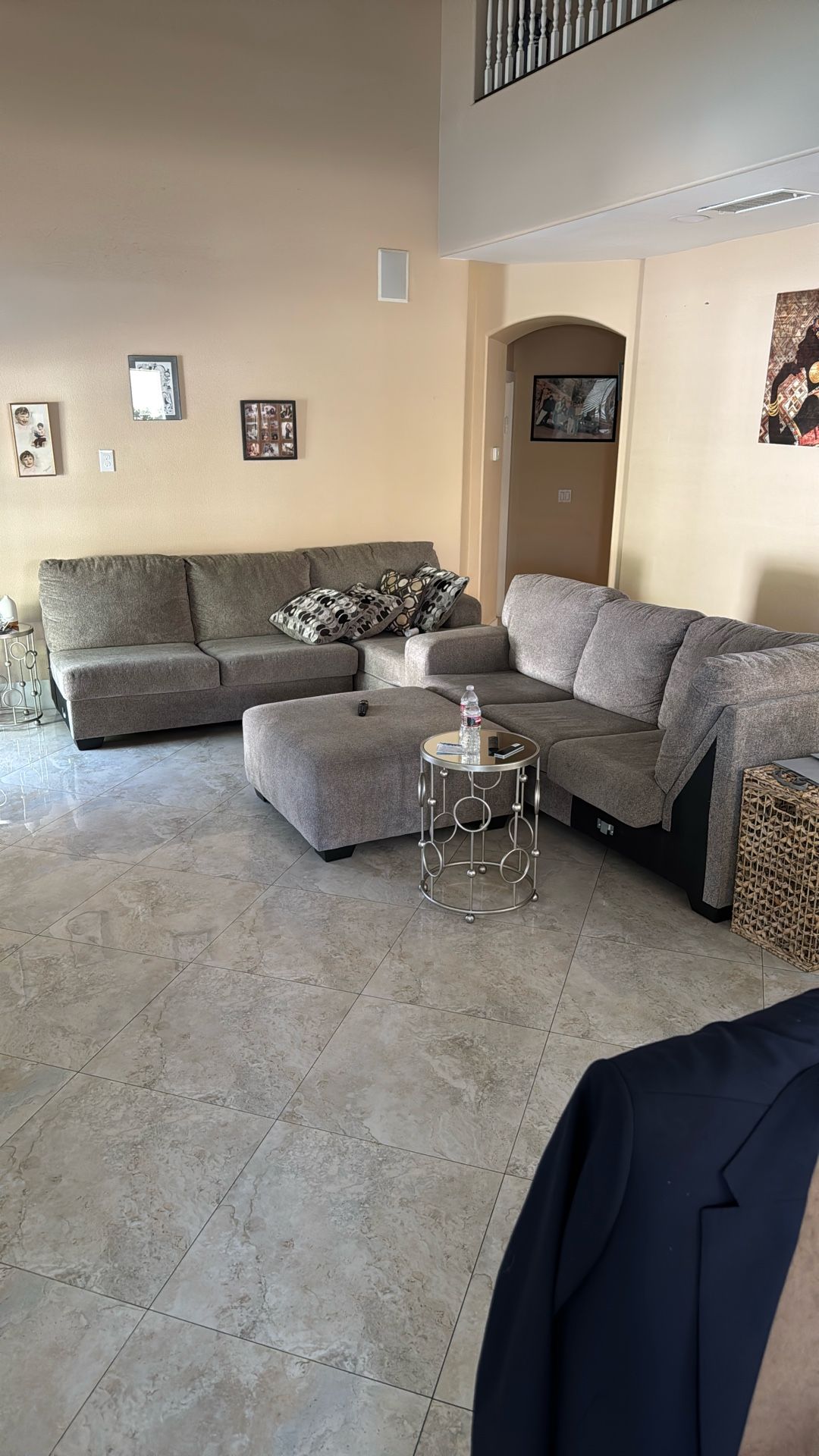 Sectional Couch Grey 