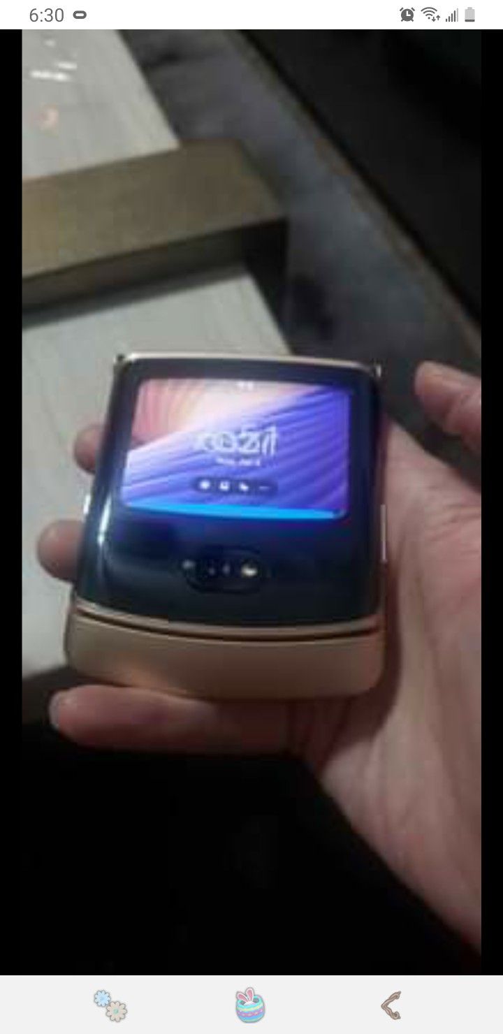 Unlocked Motorola Flip Phone