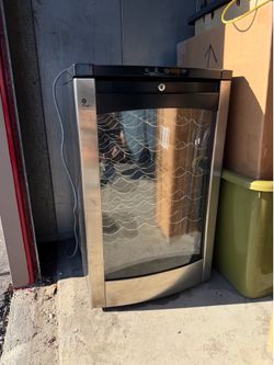 General Electric beverage refrigerator