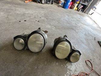 W210 Mercedes Benz Headlights